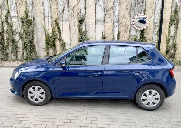 Skoda Fabia cena 28400 przebieg: 81000, rok produkcji 2017 z Gdańsk małe 79